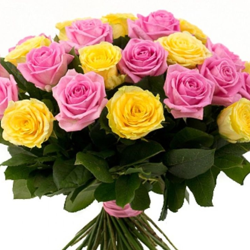 Букет из 25 желтых и розовых роз