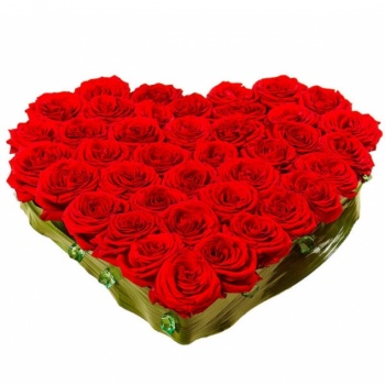 Сердце из 45 красных роз