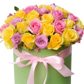Букет из 51 желтой и розовой розы в коробке